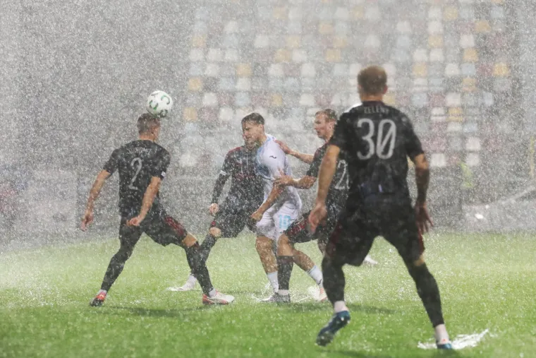 Pogledajte u kakvim uvjetima je morala igrati Rijeka: Česi su bili spremni