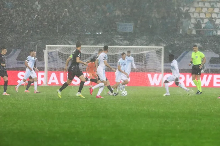 Pogledajte u kakvim uvjetima je morala igrati Rijeka: Česi su bili spremni