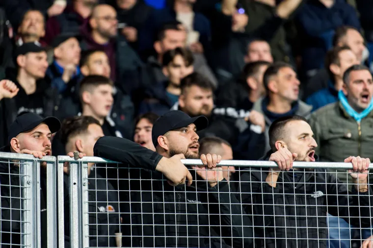 Pogledajte koreografiju Boysa: Baklje na tribinama prekinule utakmicu