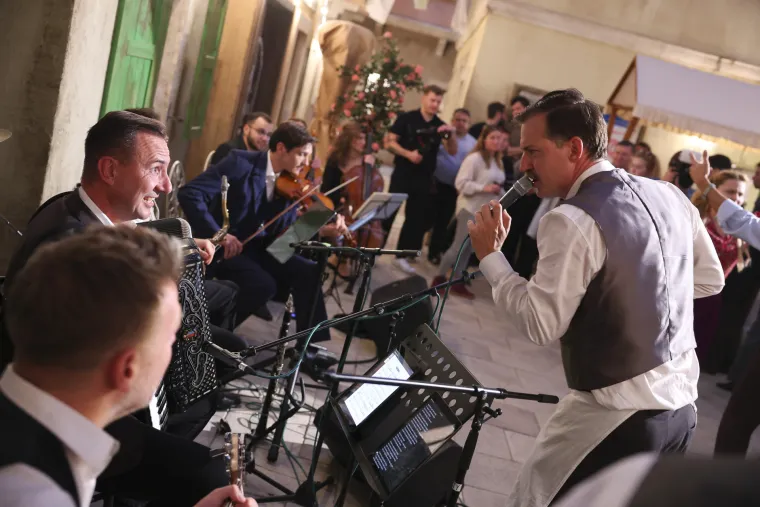 Velika fe&scaron;ta u Vrilu! RTL-ove 'Divlje pčele' službeno predstavljene jedinstvenim eventom na setu serije