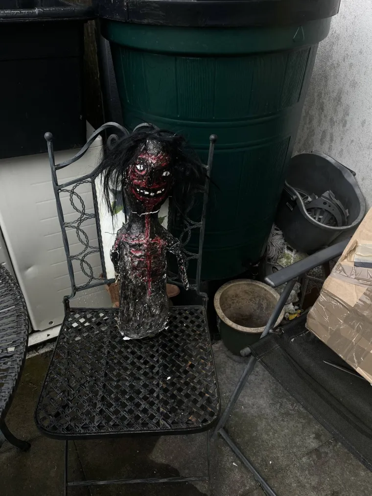 Lutka joj uni&scaron;tava život, ali sada ima jo&scaron; ukletih stvari: Jedan od njih navodno donosi smrt