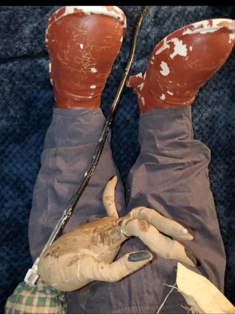 Lutka joj uni&scaron;tava život, ali sada ima jo&scaron; ukletih stvari: Jedan od njih navodno donosi smrt