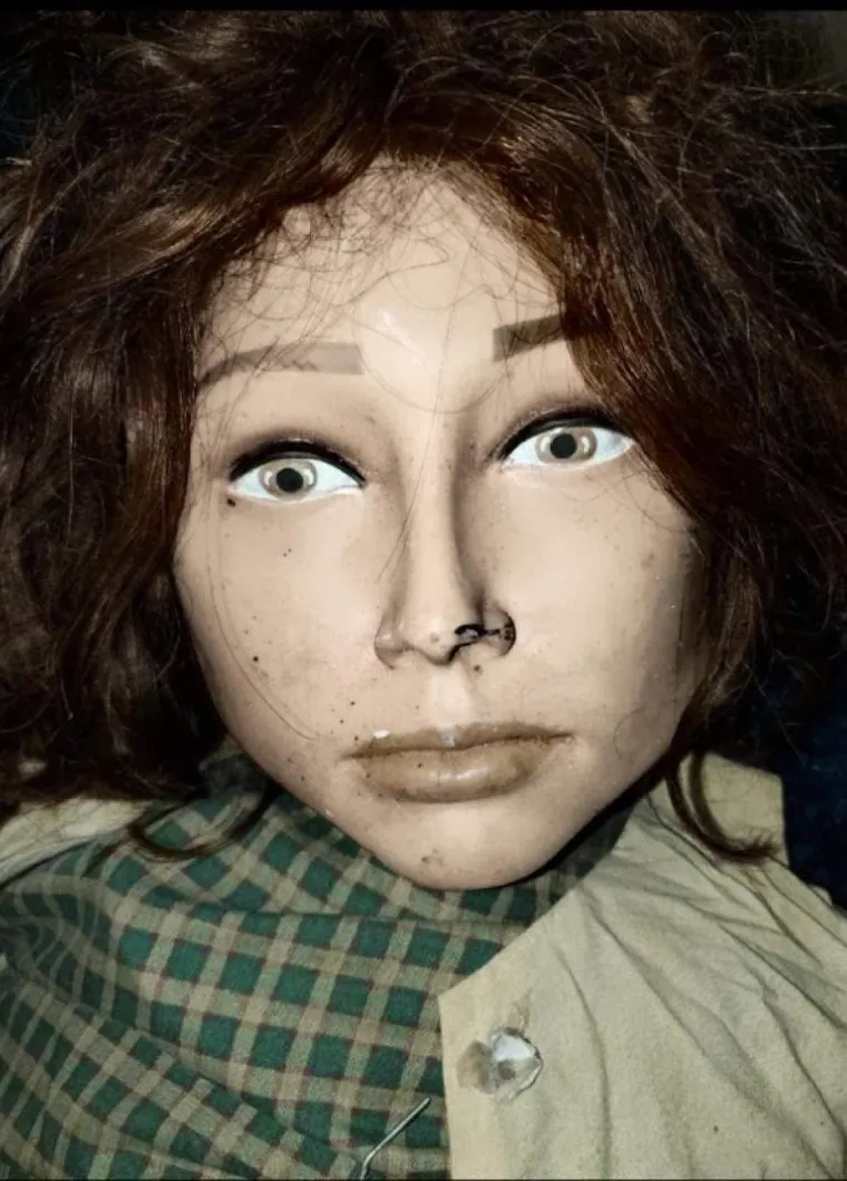 Lutka joj uni&scaron;tava život, ali sada ima jo&scaron; ukletih stvari: Jedan od njih navodno donosi smrt