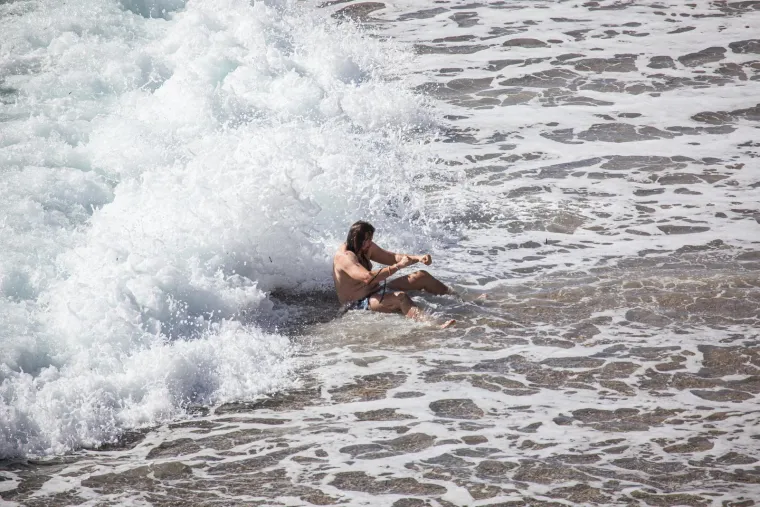 Oluja u Zagrebu, a u Dubrovniku vruće scene: Pažnju privukla dama u bikiniju