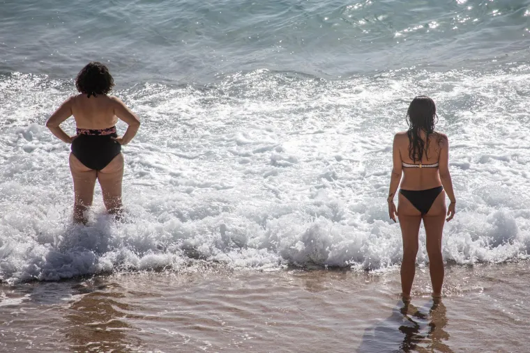 Oluja u Zagrebu, a u Dubrovniku vruće scene: Pažnju privukla dama u bikiniju