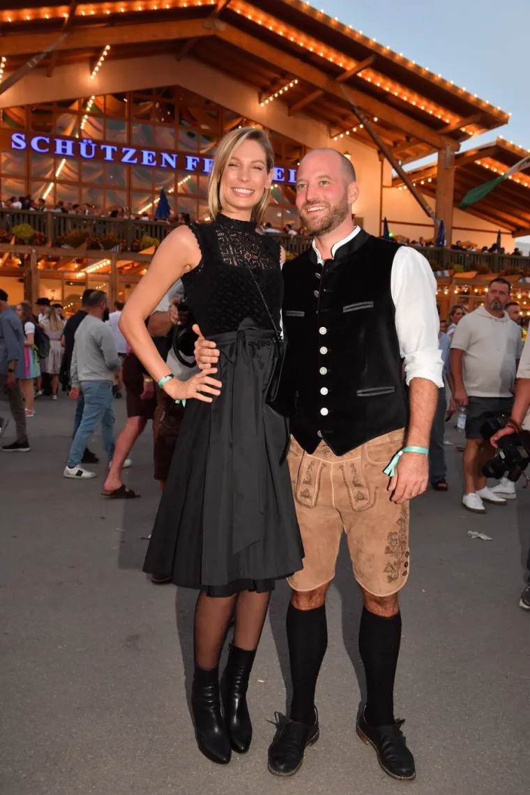 Nju je ljubio prije Ane Ivanović: Bastianova bivša cura danas blista od sreće uz bogatog poduzetnika