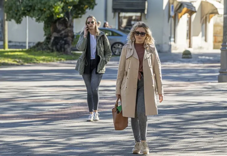 Ovako ne&scaron;to rijetko se viđa u Karlovcu: Plavu&scaron;a i brineta očarale prolaznike u centru grada