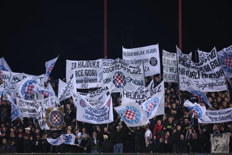 Ni rano gostovanje ih nije zaustavilo: Evo kako je Torcida odala počast hrvatskim herojima