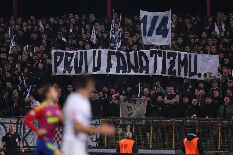 Ni rano gostovanje ih nije zaustavilo: Evo kako je Torcida odala počast hrvatskim herojima