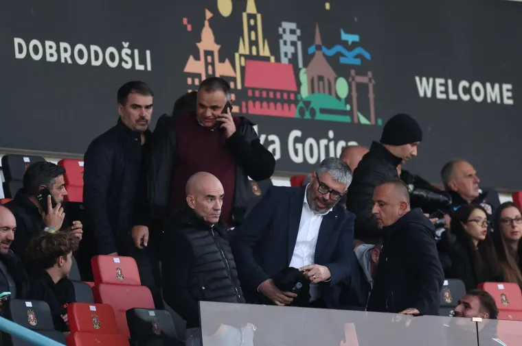 Ni rano gostovanje ih nije zaustavilo: Evo kako je Torcida odala počast hrvatskim herojima