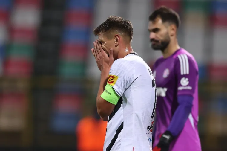 Ni rano gostovanje ih nije zaustavilo: Evo kako je Torcida odala počast hrvatskim herojima