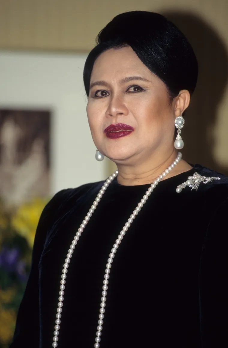 Evo za&scaron;to je kraljica majka slovila za ikonu stila: Presudna je bila jedna suradnja