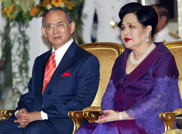 Evo za&scaron;to je kraljica majka slovila za ikonu stila: Presudna je bila jedna suradnja