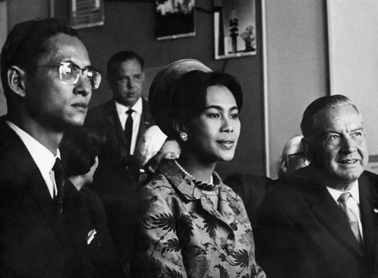 Evo zašto je kraljica majka slovila za ikonu stila: Presudna je bila jedna suradnja