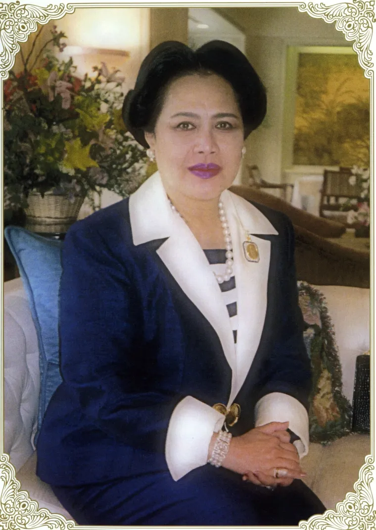 Evo za&scaron;to je kraljica majka slovila za ikonu stila: Presudna je bila jedna suradnja