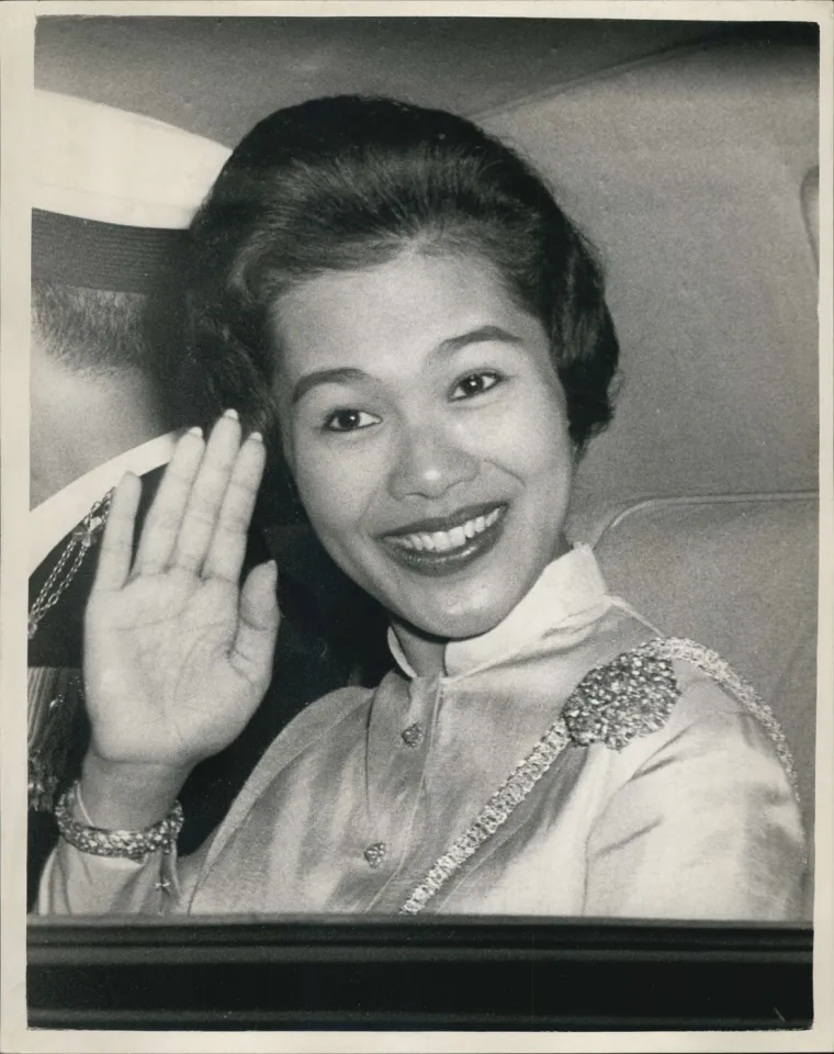 Evo zašto je kraljica majka slovila za ikonu stila: Presudna je bila jedna suradnja