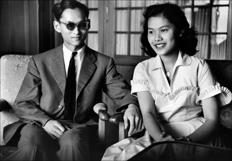 Evo zašto je kraljica majka slovila za ikonu stila: Presudna je bila jedna suradnja