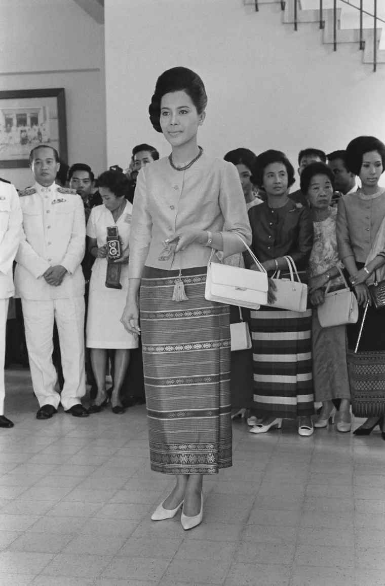 Evo zašto je kraljica majka slovila za ikonu stila: Presudna je bila jedna suradnja