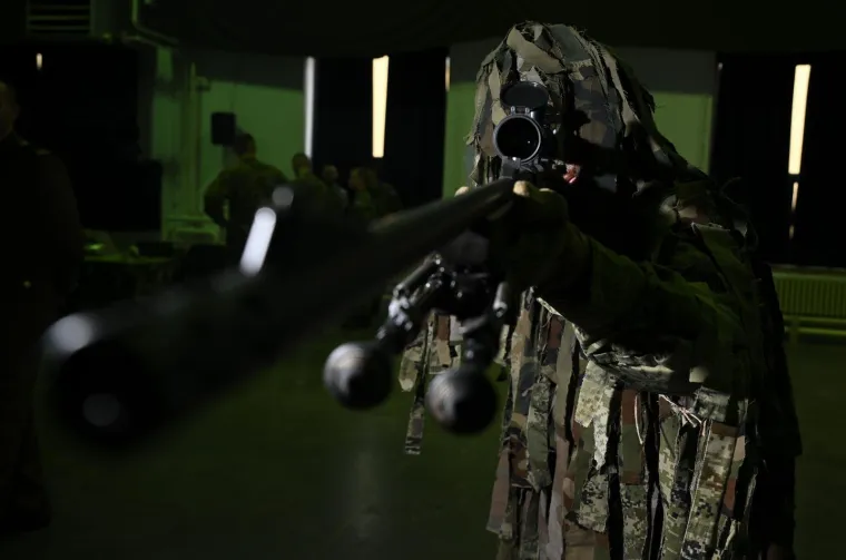 Hrvati isprobali kalašnjikove, puške i pištolje: Pogledajte kako je u vojarni 'Petar Zrinski'