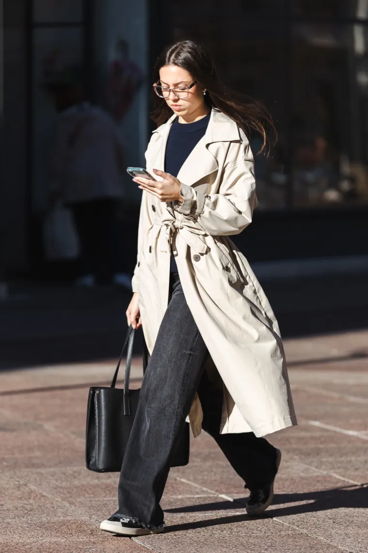 Pored prekrasnih dama, markantan muškarac plijenio je poglede