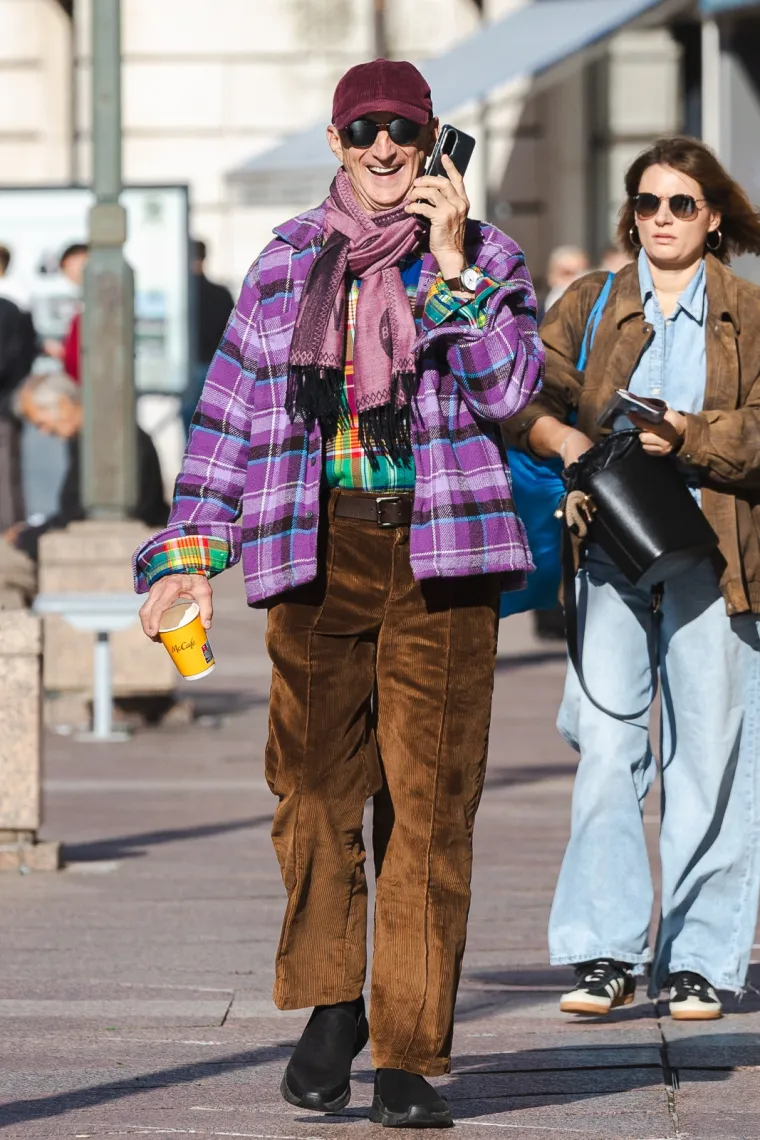 Pored prekrasnih dama, markantan muškarac plijenio je poglede