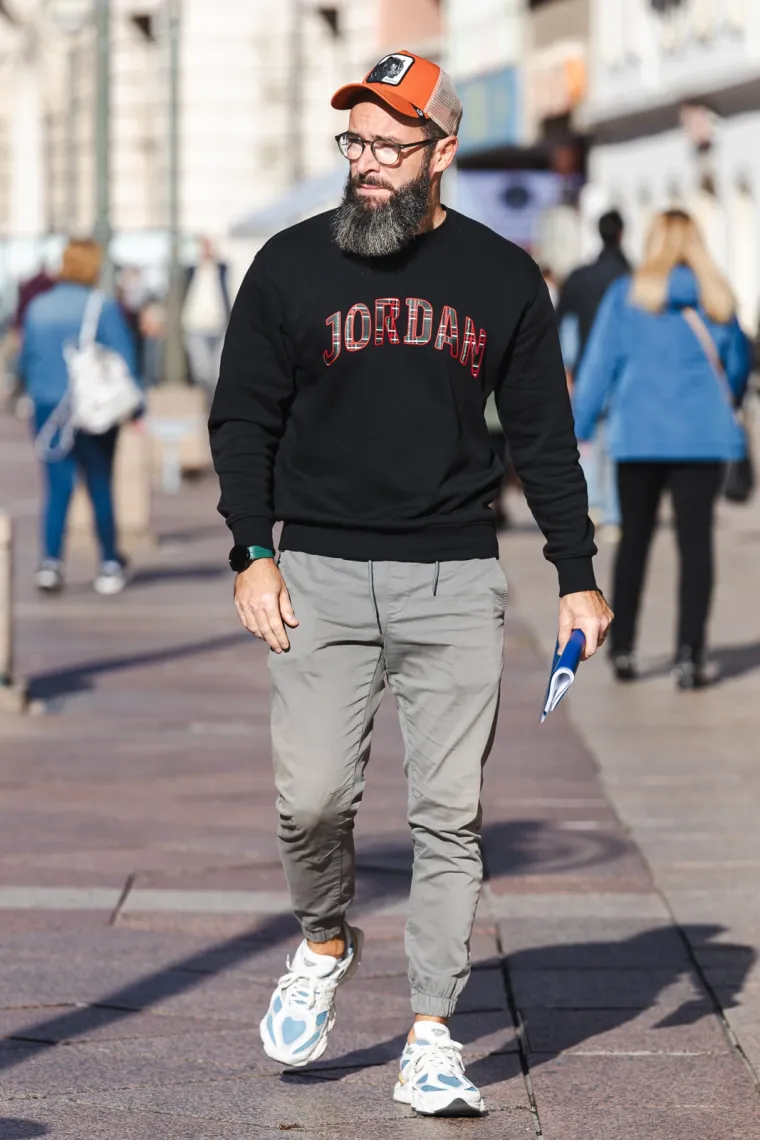 Pored prekrasnih dama, markantan mu&scaron;karac plijenio je poglede