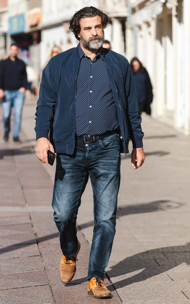 Pored prekrasnih dama, markantan mu&scaron;karac plijenio je poglede