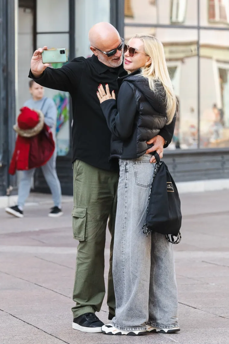 Pored prekrasnih dama, markantan mu&scaron;karac plijenio je poglede