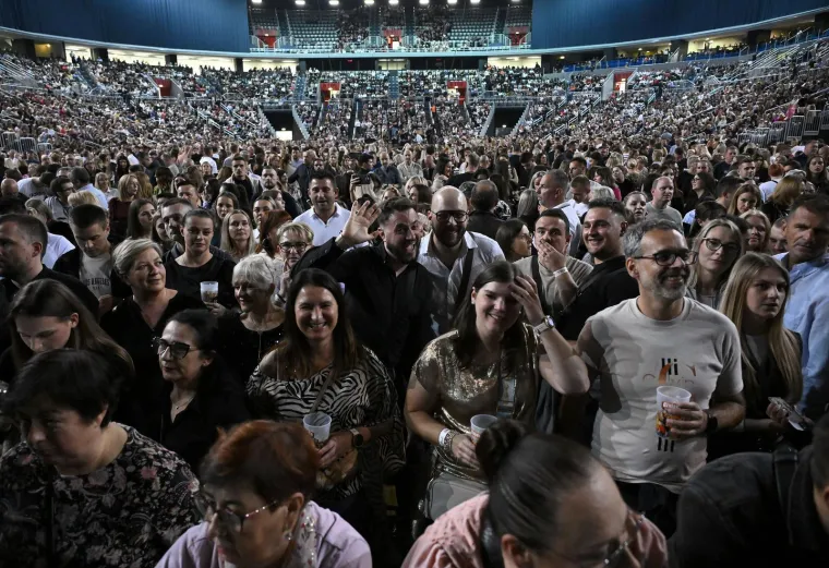 E ovo se zove spektakl: Pogledajte kakvu je atmosferu Neda Ukraden napravila u zagrebačkoj Areni