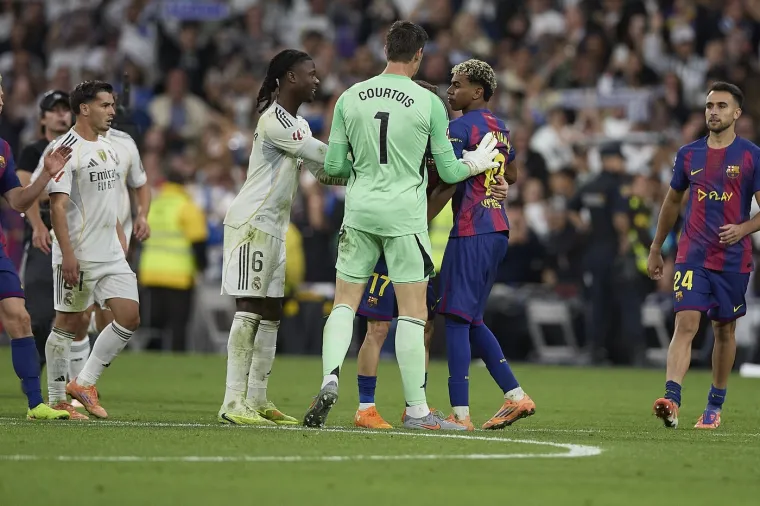 Ovo je bio UFC, a ne El Clasico! Potukla se dva sunarodnjaka, sve je morala rje&scaron;avati policija