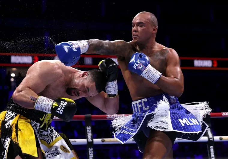 U&scaron;ao u ring, &scaron;okirao svijet i poremetio planove Hrgoviću: 'Prekid je kontroverzan'