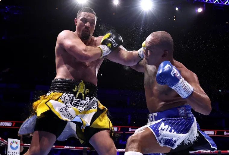 U&scaron;ao u ring, &scaron;okirao svijet i poremetio planove Hrgoviću: 'Prekid je kontroverzan'