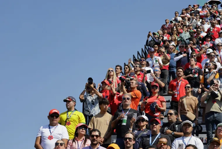 Kamere na utrci Formule 1 snimile zanosnu kraljicu hejta: 'Nitko ju ne voli'