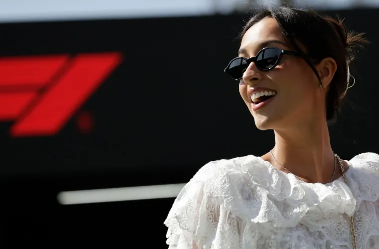 Kamere na utrci Formule 1 snimile zanosnu kraljicu hejta: 'Nitko ju ne voli'