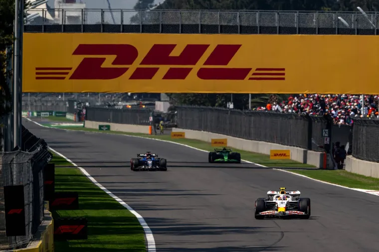 Kamere na utrci Formule 1 snimile zanosnu kraljicu hejta: 'Nitko ju ne voli'