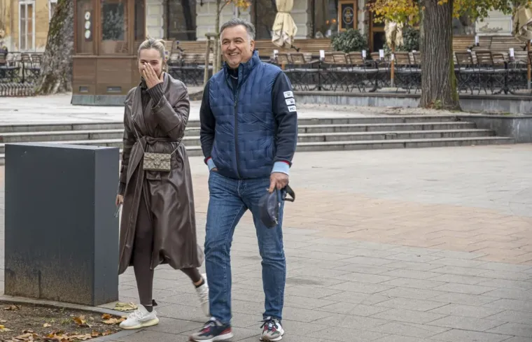 Sramežljiva ljepotica ukrala pažnju u Karlovcu: Ovaj odjevni komad obožavaju trendseterice