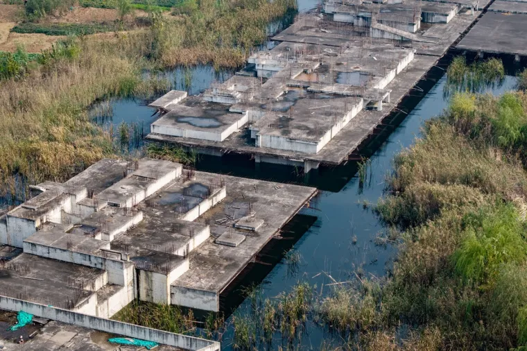 Fotografije nikad dovr&scaron;enih kvartova lede krv u žilama: Velebna zdanja zjape prazna