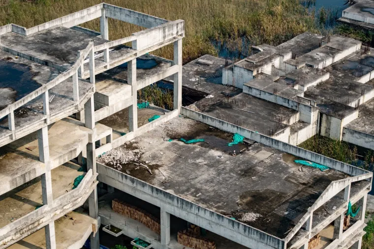 Fotografije nikad dovr&scaron;enih kvartova lede krv u žilama: Velebna zdanja zjape prazna