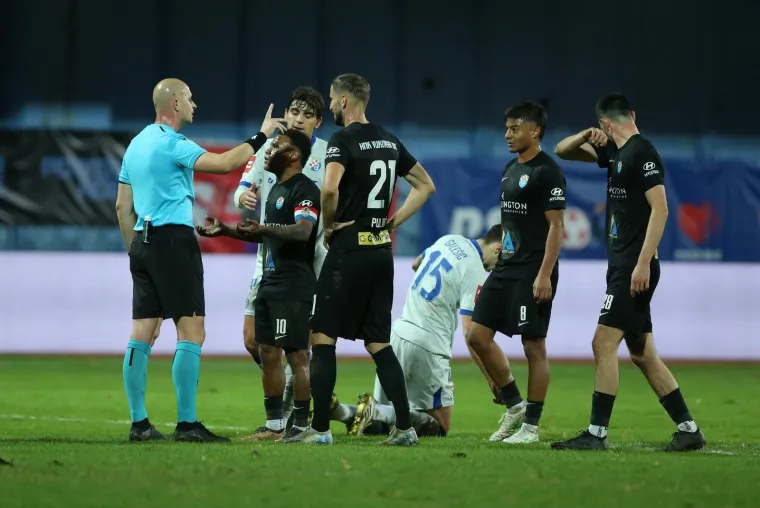 Vinkovačke jeseni za Dinamo bez pjesme i bez bodova: Ne pamtimo kad je klupa Plavih bila ovakva