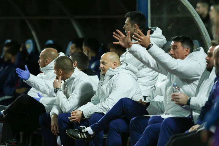 Vinkovačke jeseni za Dinamo bez pjesme i bez bodova: Ne pamtimo kad je klupa Plavih bila ovakva