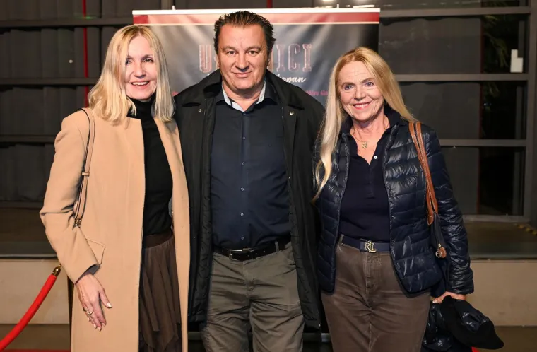 Sandra Bagarić i suprug ukrali pažnju na premijeri filma 'Samoća': Evo tko se još pojavio