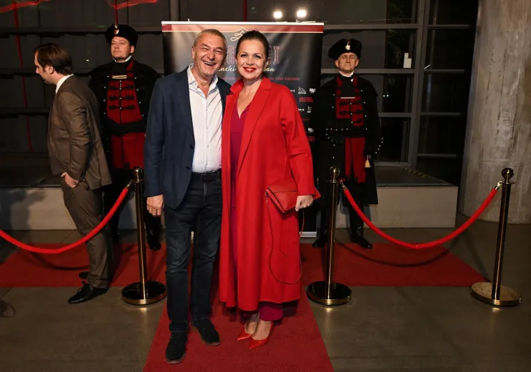 Sandra Bagarić i suprug ukrali pažnju na premijeri filma 'Samoća': Evo tko se još pojavio