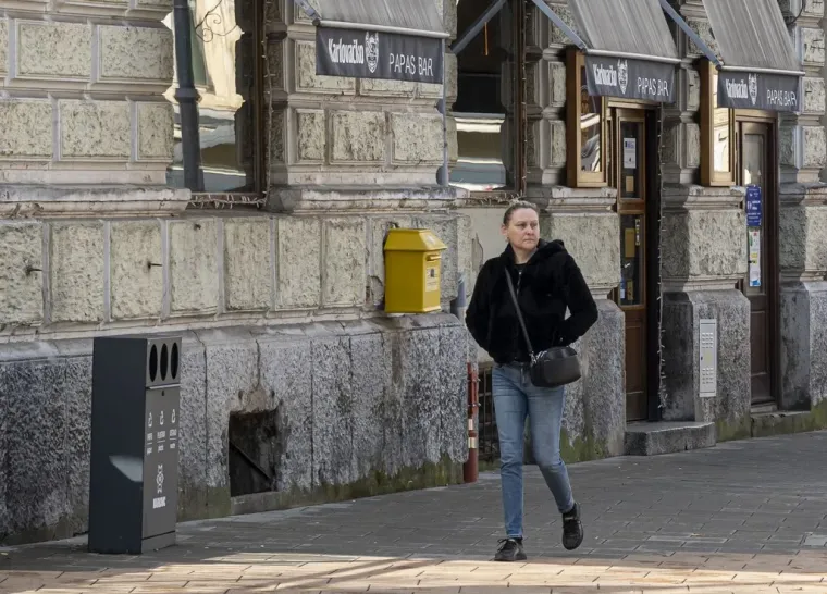 Kovrčava dama je osmijehom oborila prolaznike u Karlovcu: Nitko nije ostao ravnodu&scaron;an