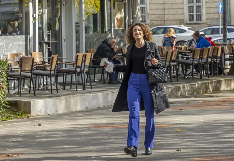 Kovrčava dama je osmijehom oborila prolaznike u Karlovcu: Nitko nije ostao ravnodušan