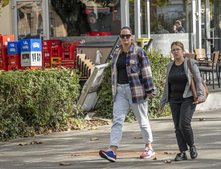 Kovrčava dama je osmijehom oborila prolaznike u Karlovcu: Nitko nije ostao ravnodu&scaron;an