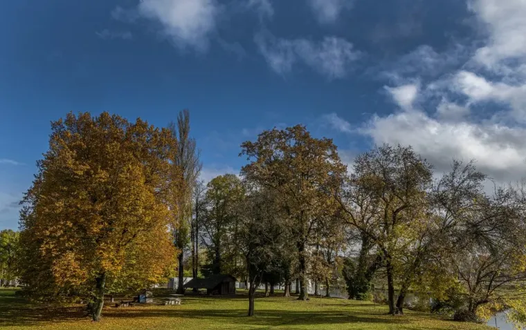 Kovrčava dama je osmijehom oborila prolaznike u Karlovcu: Nitko nije ostao ravnodu&scaron;an