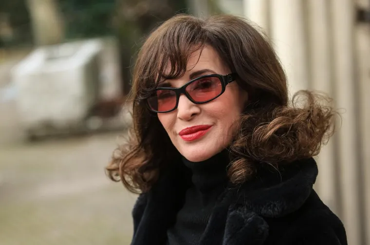 Ljubi 18 godina mlađeg bubnjara, a brak za nju nije opcija: Ova glumica zna što želi