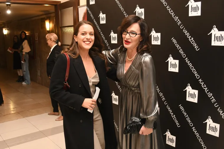 Ljubi 18 godina mlađeg bubnjara, a brak za nju nije opcija: Ova glumica zna što želi