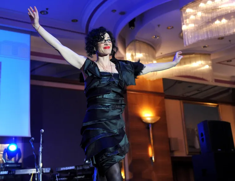 Ljubi 18 godina mlađeg bubnjara, a brak za nju nije opcija: Ova glumica zna što želi