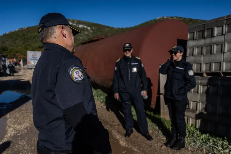 Kod Trogira uništeno 27 tona duhana i cigareta vrijednih 1,3 milijuna eura! 'Zbrinuli smo ih'